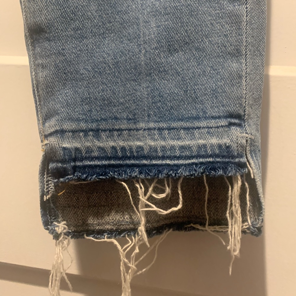 EUC-Light wash step hem boy fit jeans - Picture 3 of 4